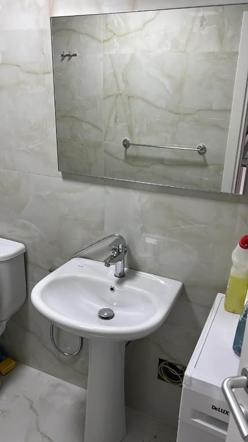 Hq Apartment In Center 티라나 외부 사진