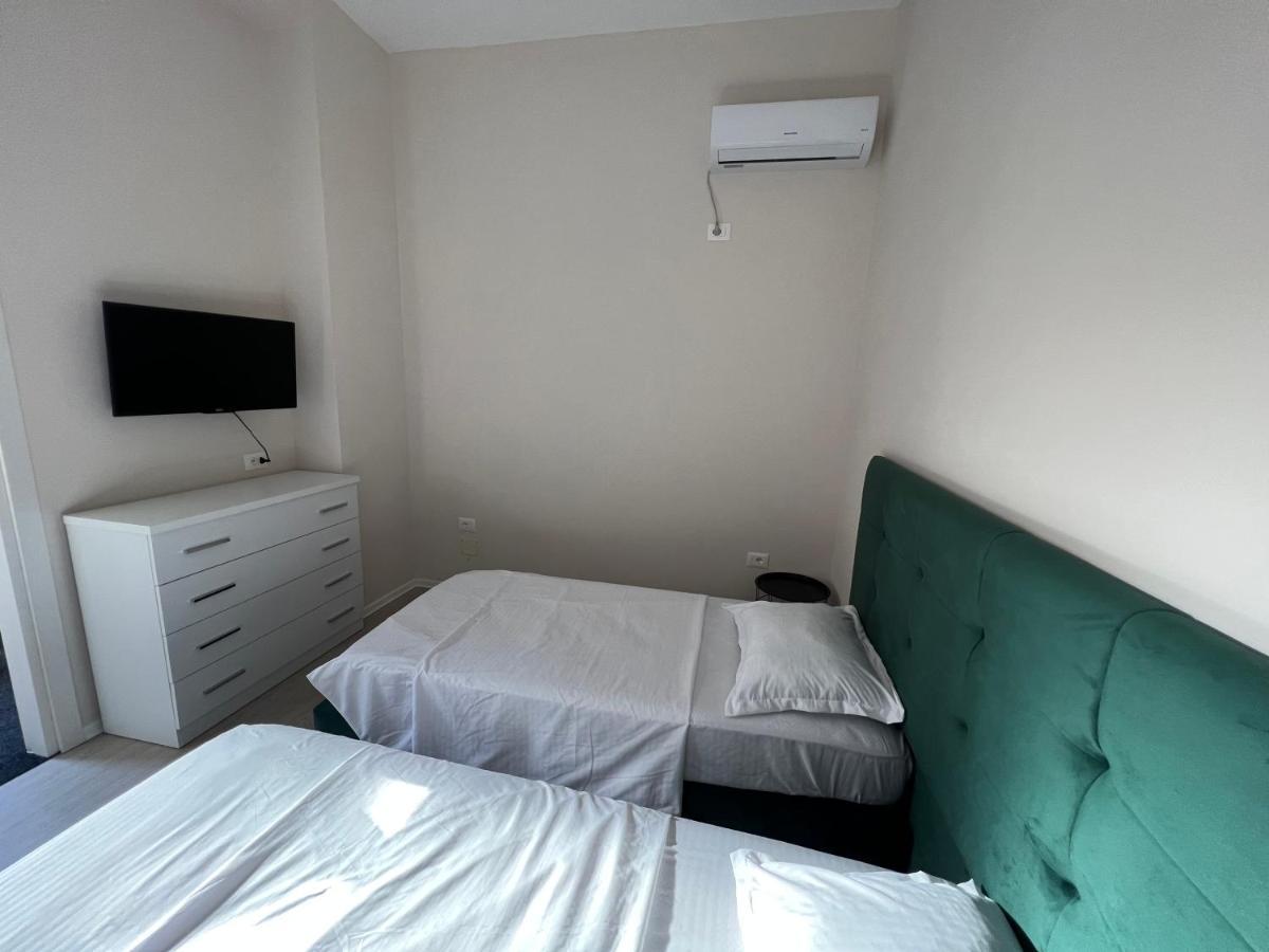 Hq Apartment In Center 티라나 외부 사진