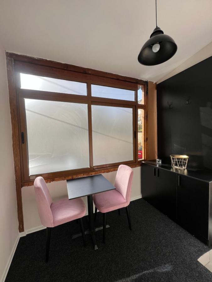 Hq Apartment In Center 티라나 외부 사진