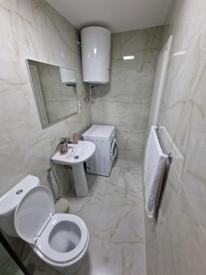 Hq Apartment In Center 티라나 외부 사진